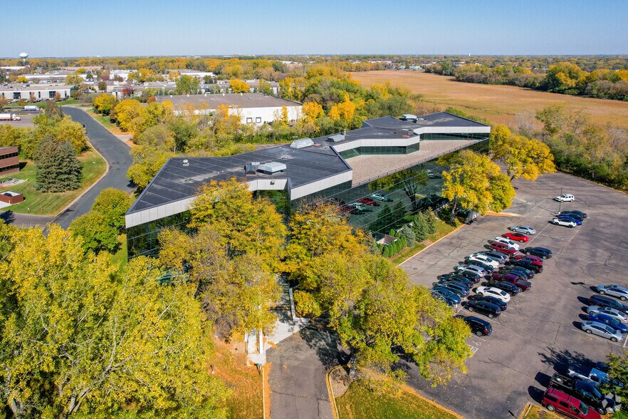More Photos Of 7100 Northland Cir N, Brooklyn Park Office For Lease