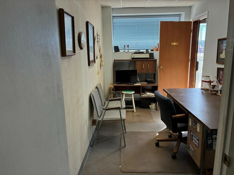 More Photos Of 313 NE 36th St, Oklahoma City Manufacturing For Sale