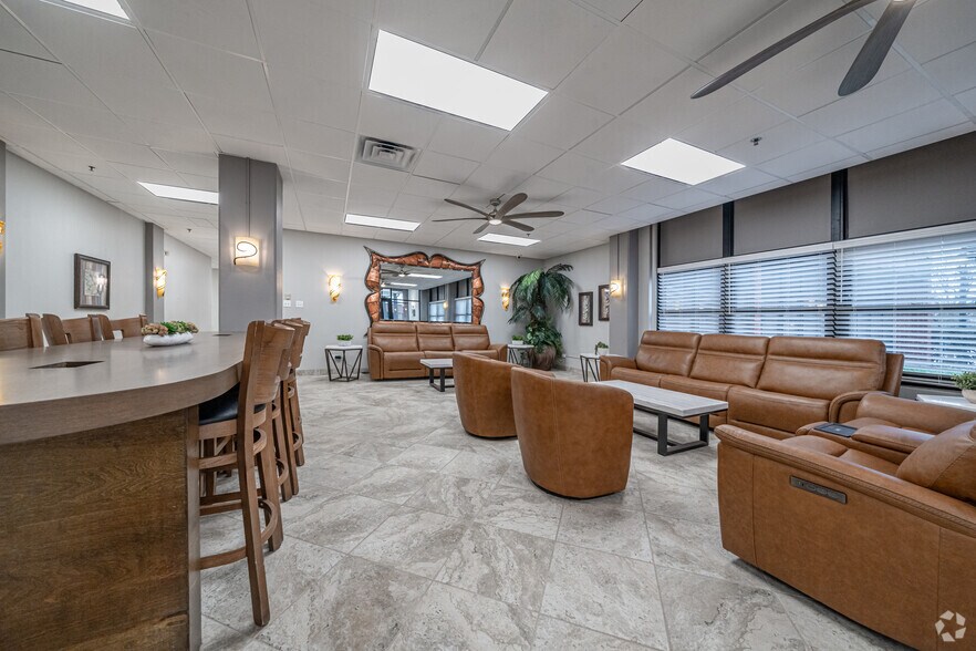 More Photos Of 311 N Ottawa St, Joliet Apartments For Lease