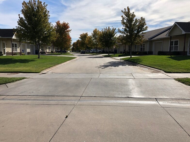 Primary Photo Of 201 E Karla Ave, Haysville Apartments For Sale