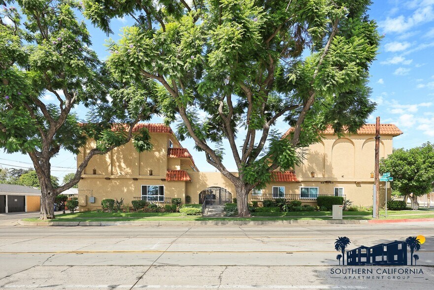 More Photos Of 11447 Broadway, Whittier Apartments For Sale