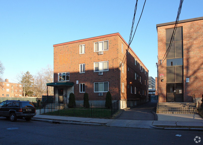 Primary Photo Of 36 Huntington St, Hartford Apartments For Sale