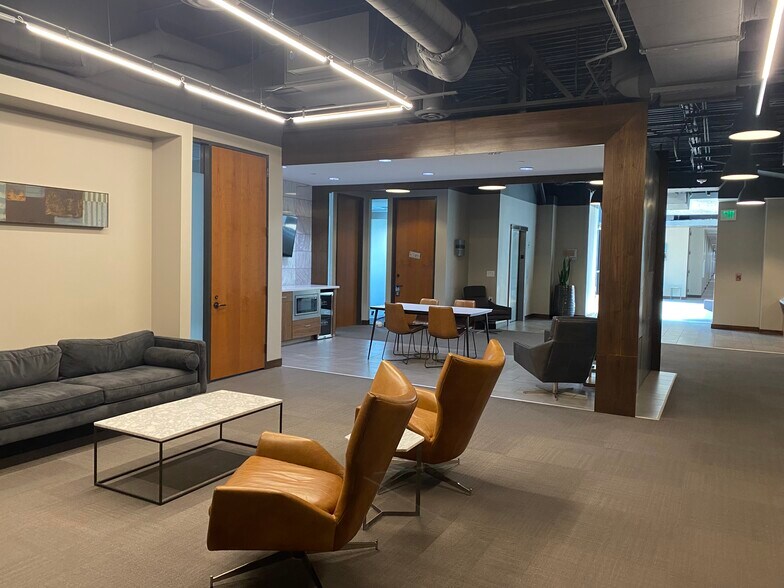 More Photos Of 2200 E Williams Field Rd, Gilbert Storefront Retail Office For Lease