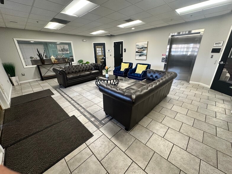 More Photos Of 8222 Schultz Rd, Clinton Office For Lease