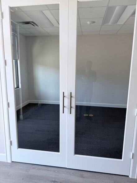 More Photos Of 18707 Mueschke Rd, Cypress Office For Sale