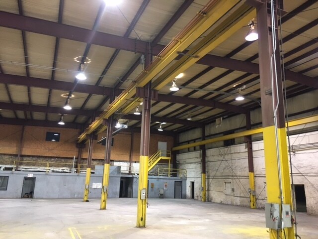 More Photos Of 223-227 S Main St, Wagoner Warehouse For Sale