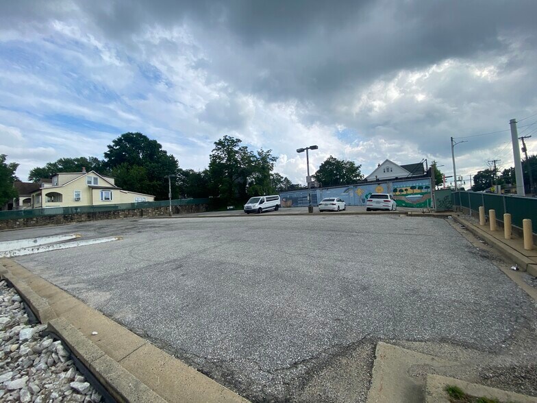 More Photos Of 6905 Belair Rd, Baltimore Office Residential For Lease