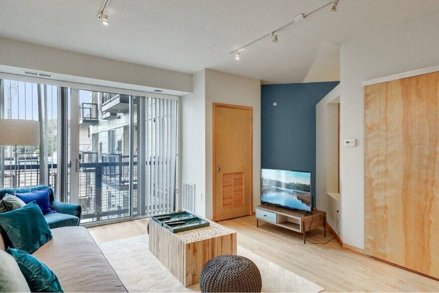 More Photos Of 2922 Aldrich Ave S, Minneapolis Apartments For Lease