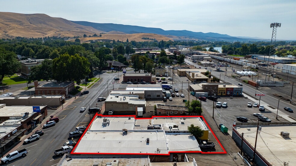 More Photos Of 1118-1120-1122 Meade Ave, Prosser Storefront For Sale