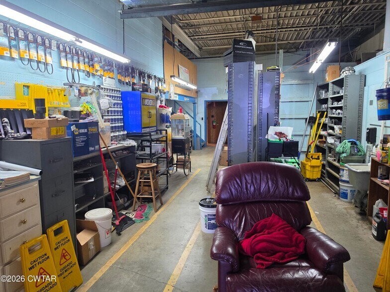 More Photos Of 1034 Mineral Wells Ave, Paris General Retail For Sale