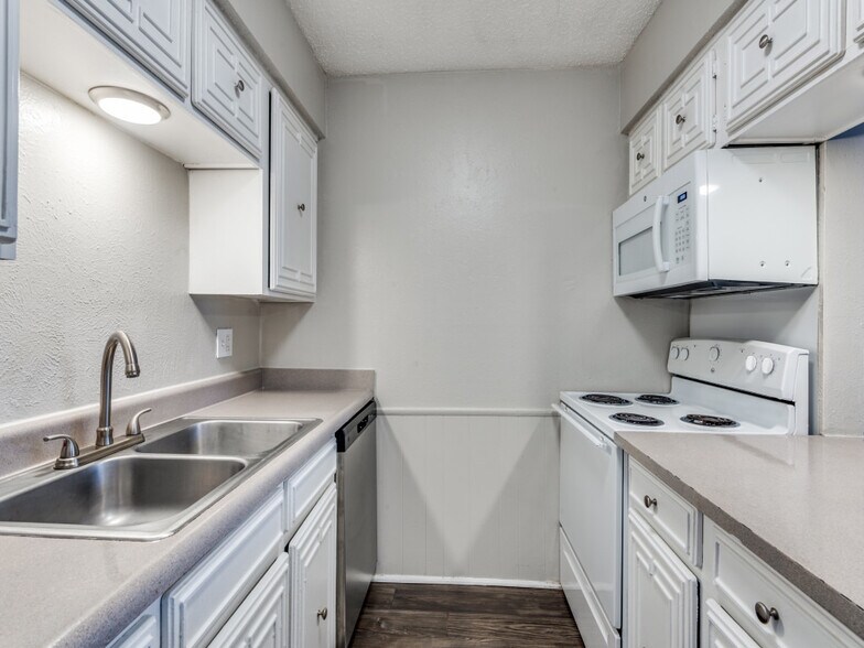 More Photos Of 7301 Sanger Ave, Waco Apartments For Sale
