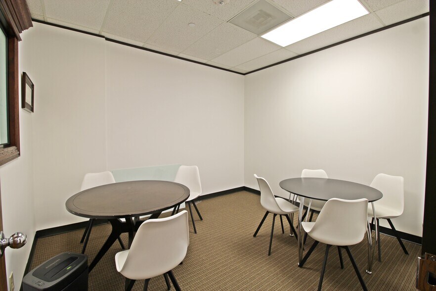 More Photos Of 11767 Katy Fwy, Houston Office For Lease