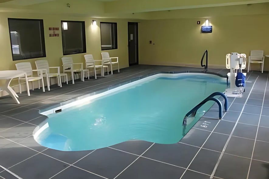 More Photos Of 150 Fdr Dr, North Vernon Hotel For Sale