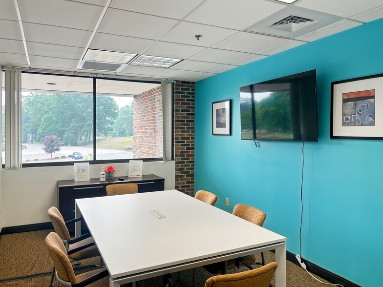 More Photos Of 1 Tara Blvd, Nashua Coworking Space