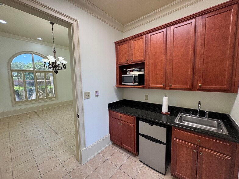 More Photos Of 1 Maida Vale Ct, Durham Office For Lease