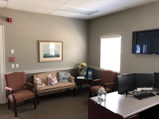 More Photos Of 102 Halls Rd, Old Lyme Office For Lease