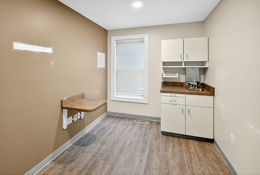 More Photos Of 93 Pond St, Sharon Medical For Sale