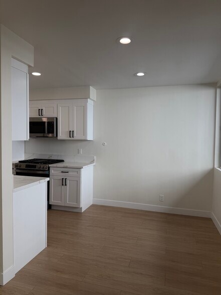 More Photos Of 623 Orange Grove Ave, Glendale Apartments For Sale