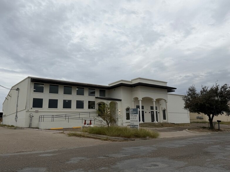 Primary Photo Of 311 Grand Central Blvd, Laredo Distribution For Lease