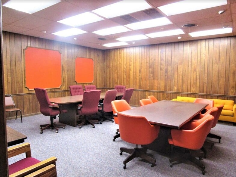 More Photos Of 100 S Main St, Miami Office For Sale