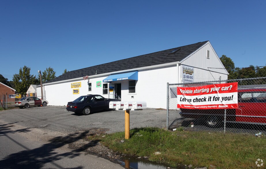 Primary Photo Of 9020 Clinton St, Clinton Auto Repair For Lease