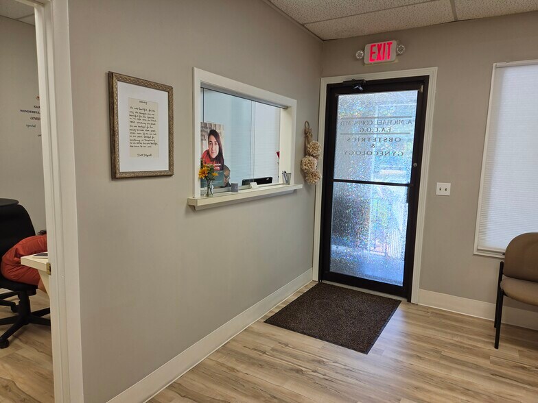 More Photos Of 14 Cedar Swamp Rd, Smithfield Medical For Lease