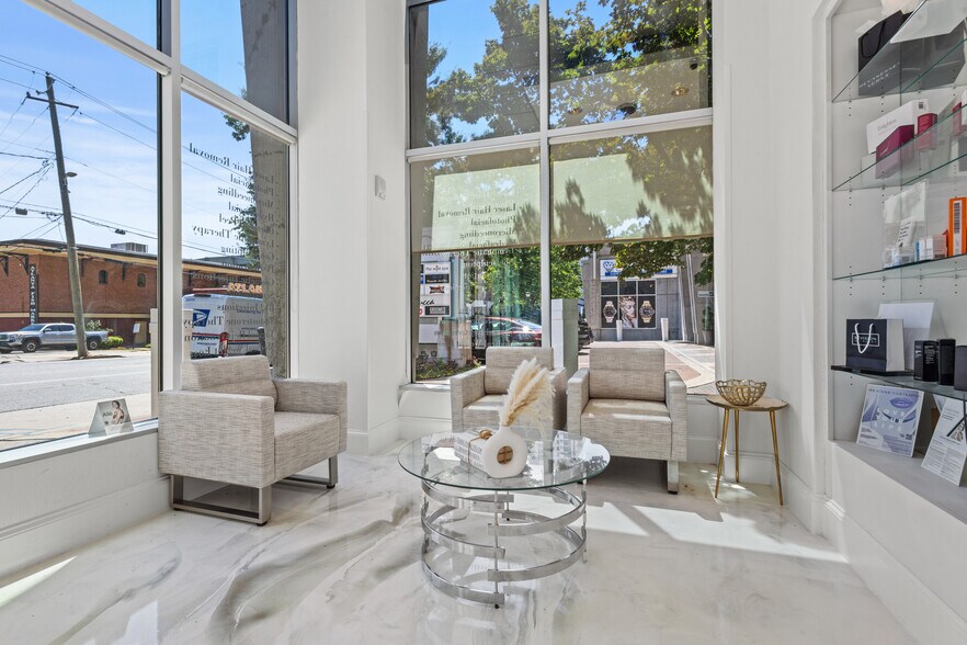 More Photos Of 250 Pharr Rd NE, Atlanta Apartments For Lease