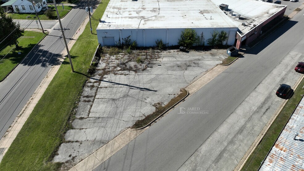 More Photos Of 689-699 S Monroe St, Lebanon General Retail For Sale