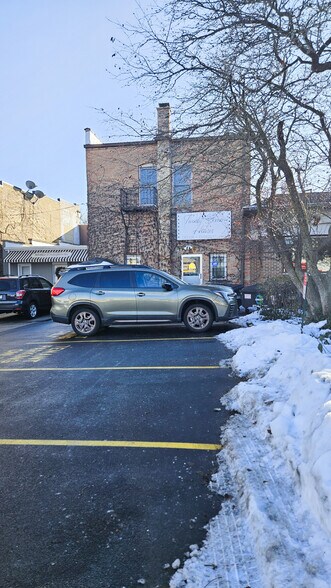 More Photos Of 234-236 Center St, Grayslake Storefront Retail Residential For Lease