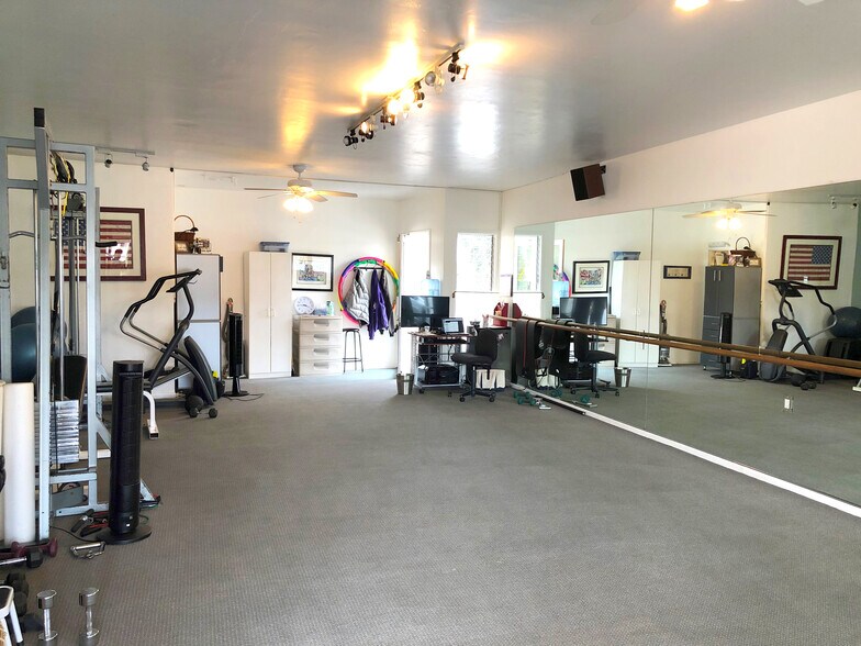 More Photos Of 3008-3012 De La Vina St, Santa Barbara General Retail For Lease