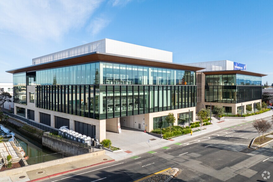 More Photos Of 1091 Industrial Rd, San Carlos Research And Development For Lease