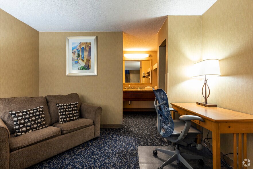 More Photos Of 4600 E Pine St, Deming Hotel For Sale