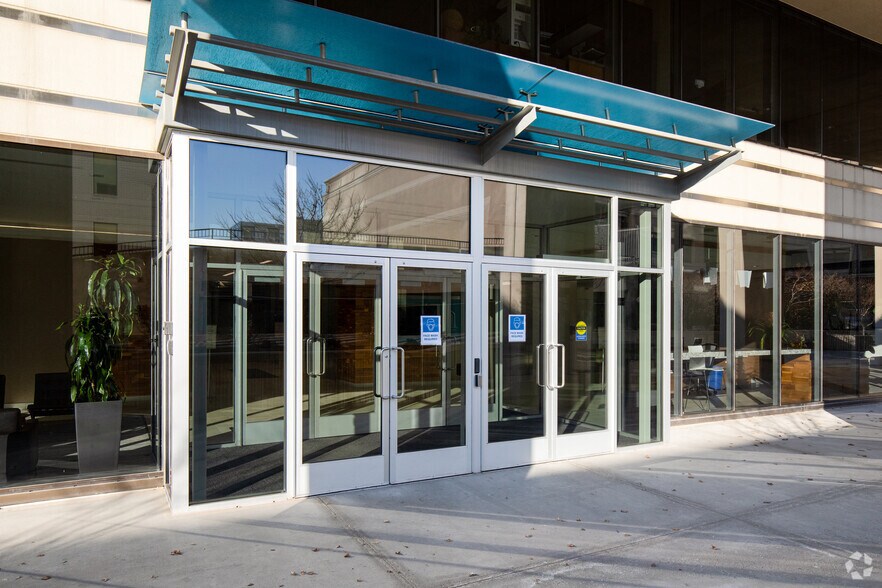 More Photos Of 257 E 200 S, Salt Lake City Office For Sale