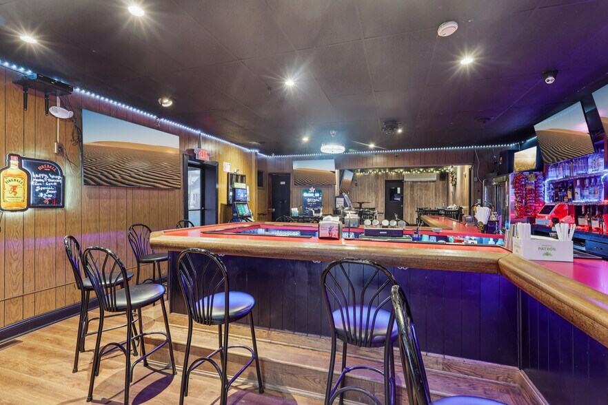 More Photos Of 1600 Hamilton Ave, Hamilton Storefront Retail Residential For Sale