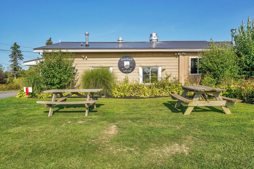 Primary Photo Of 12486 Beebe Rd, Silver Creek Golf Course Driving Range For Sale