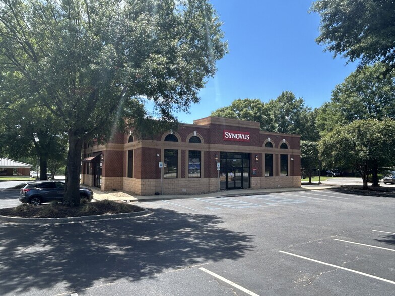 More Photos Of 1025 Broad River Rd, Columbia Bank For Lease
