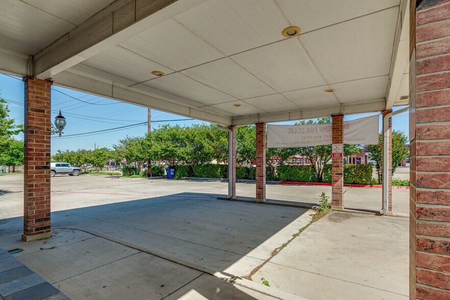 More Photos Of 716 E Main St, Allen Schools For Lease