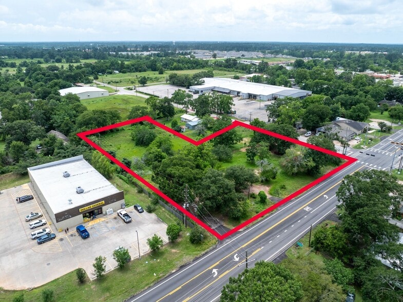 Primary Photo Of 308 E Powell St, Willis Land For Sale