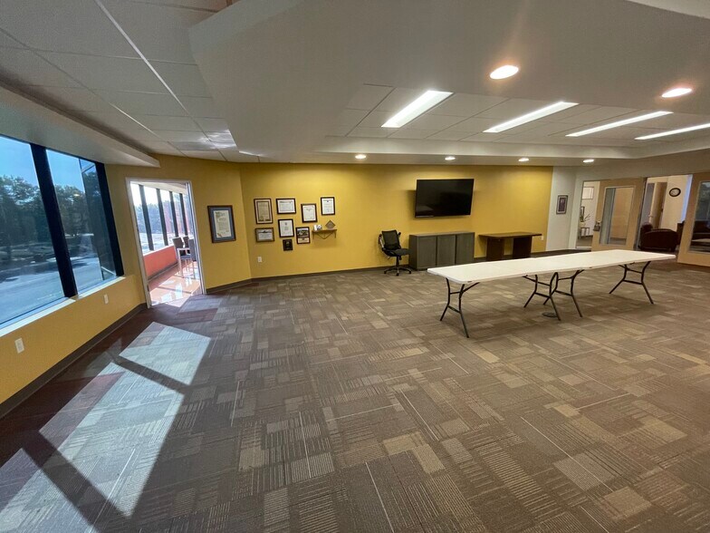 More Photos Of 10601 Civic Center Dr, Rancho Cucamonga Office For Lease