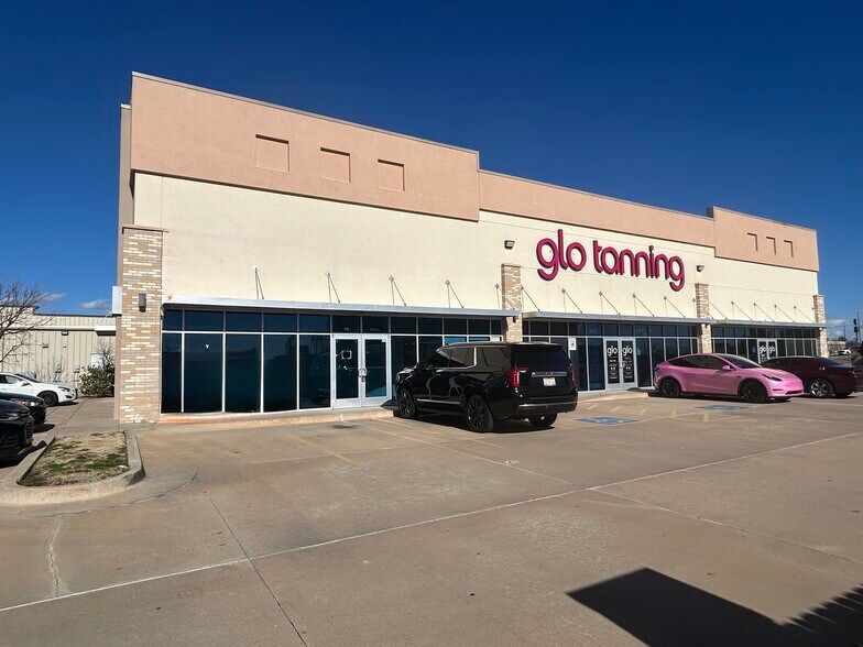 Primary Photo Of 510 S Telephone Rd, Moore General Retail For Lease