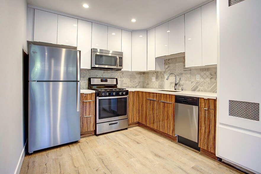 More Photos Of 634 Westminster Ave, Venice Apartments For Sale