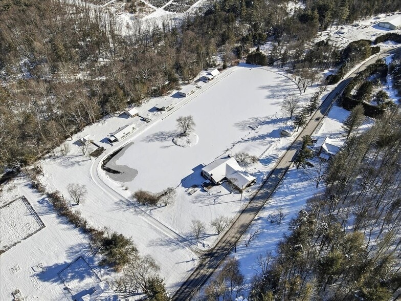 More Photos Of 306 Merwinsburg Rd, Effort Apartments For Sale