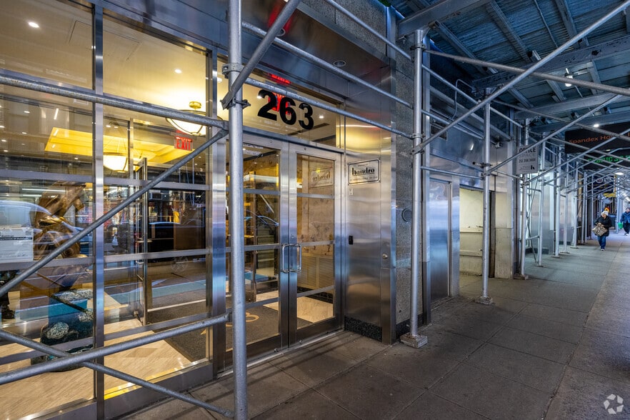 More Photos Of 263 W 38th St, New York Office For Lease