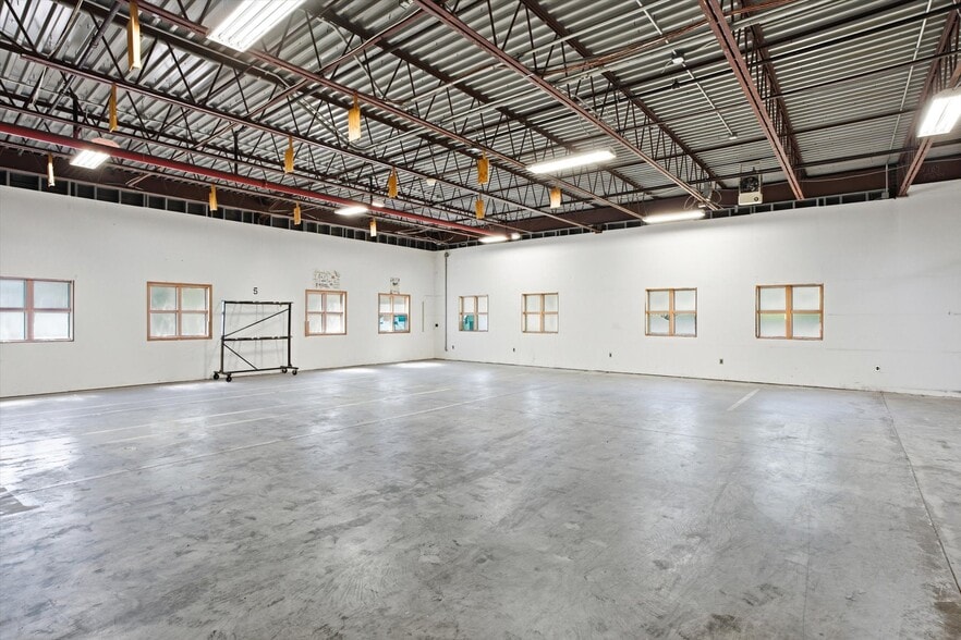 More Photos Of 15 Roszel Rd, West Windsor Office For Sale