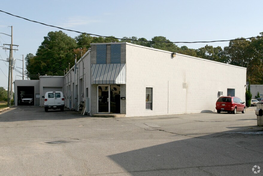 More Photos Of 4970-4990 Euclid Rd, Virginia Beach Flex For Lease
