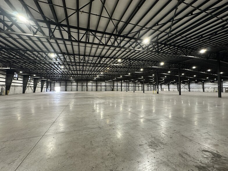 More Photos Of 1900 NW 21st Ave, Fort Lauderdale Distribution For Lease