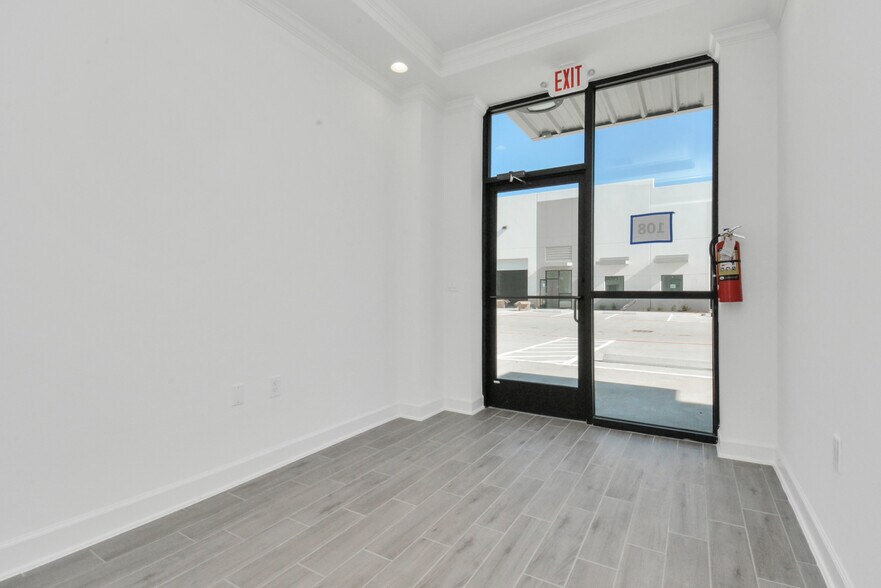 More Photos Of 132 Cane Island Pky, Katy Flex For Lease