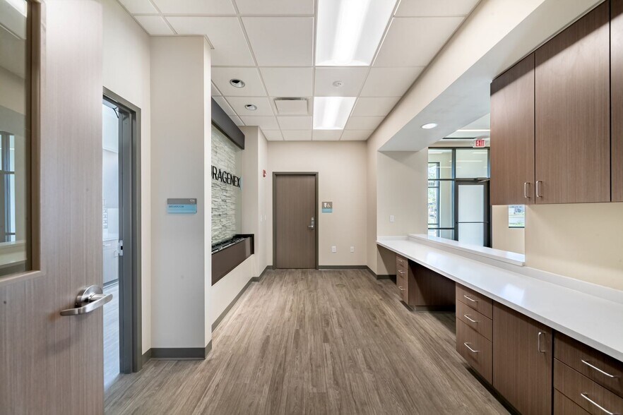 More Photos Of 5181 Murfreesboro Rd, La Vergne Medical For Lease