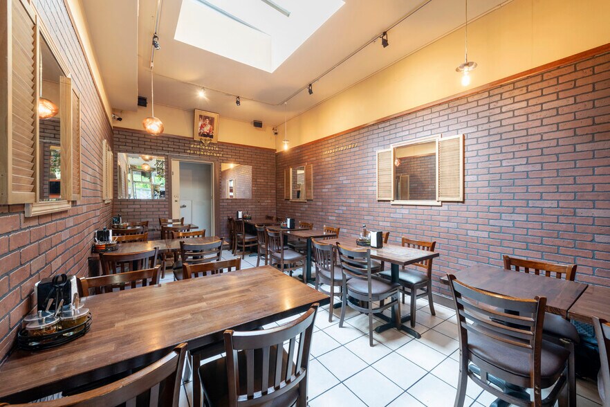 More Photos Of 637-639 Clement St, San Francisco Storefront Retail Residential For Sale