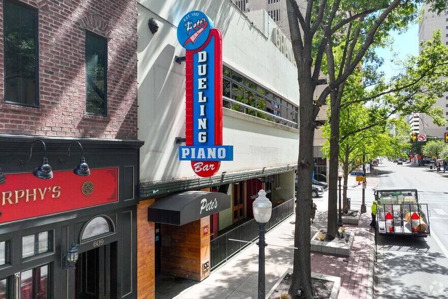 More Photos Of 611 Houston St, Fort Worth Bar For Sale